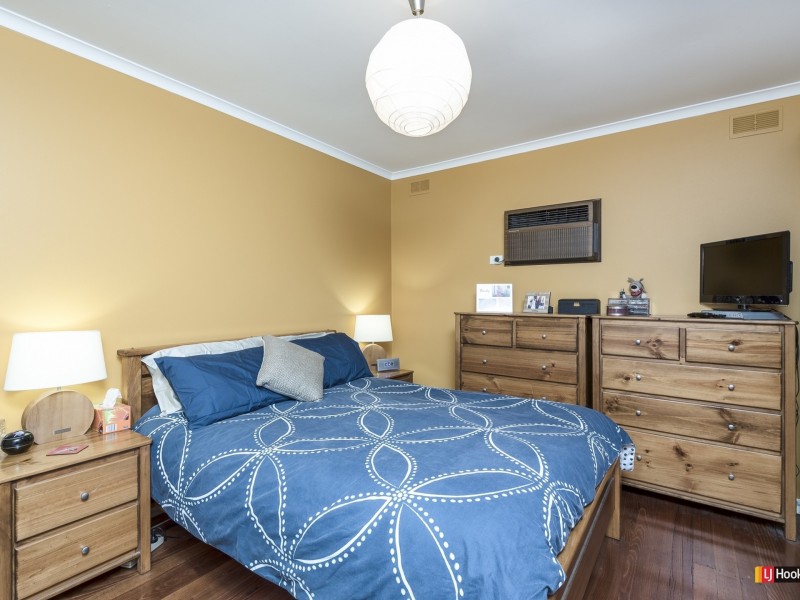 24 Thomas Crescent, Cranbourne VIC 3977