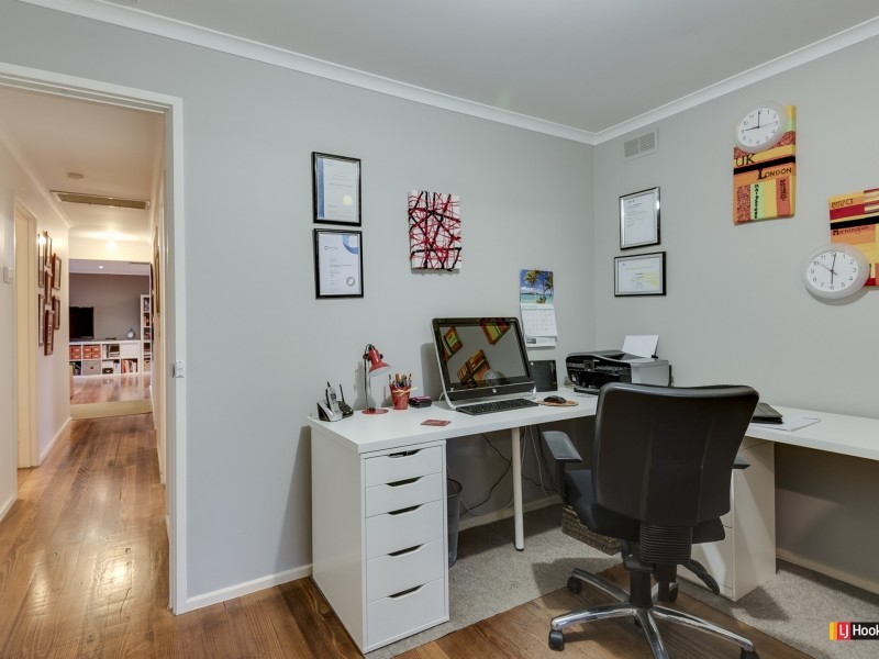 24 Thomas Crescent, Cranbourne VIC 3977