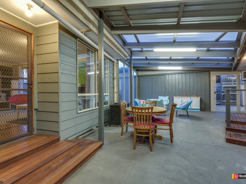 24 Thomas Crescent, Cranbourne VIC 3977