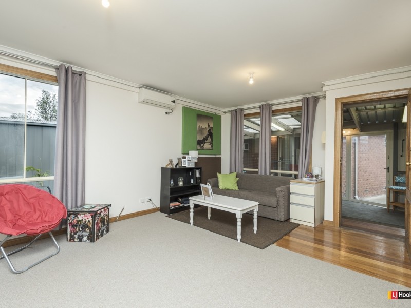 24 Thomas Crescent, Cranbourne VIC 3977