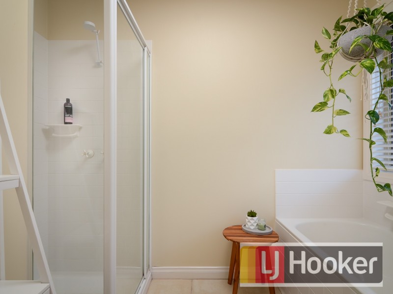 8 Canet Grove, Narre Warren South VIC 3805