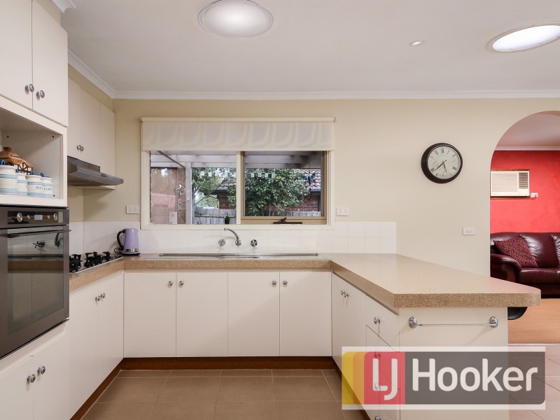 8 Marsden Court, Cranbourne North VIC 3977