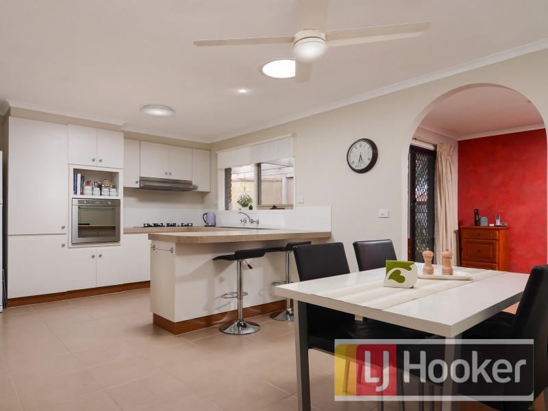 8 Marsden Court, Cranbourne North VIC 3977
