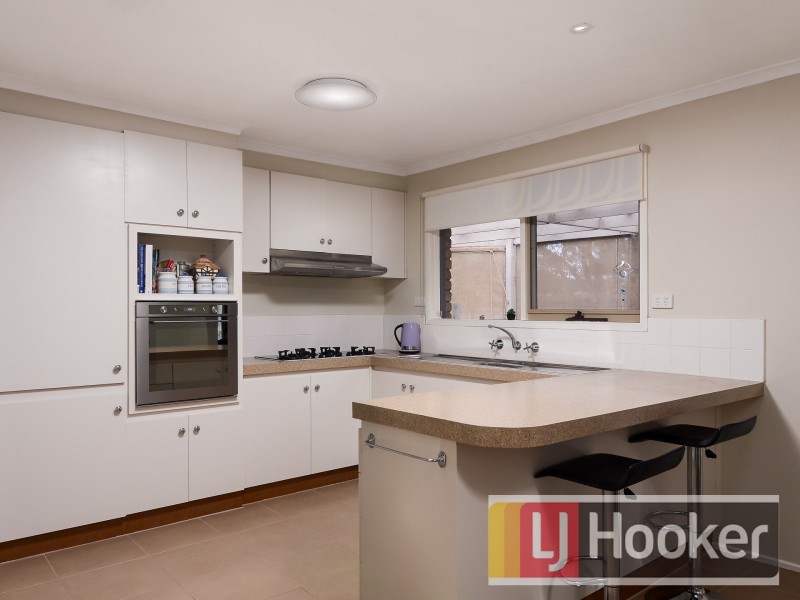 8 Marsden Court, Cranbourne North VIC 3977