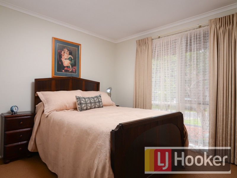 8 Marsden Court, Cranbourne North VIC 3977