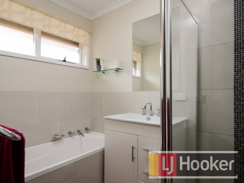 8 Marsden Court, Cranbourne North VIC 3977