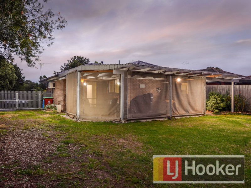 8 Marsden Court, Cranbourne North VIC 3977