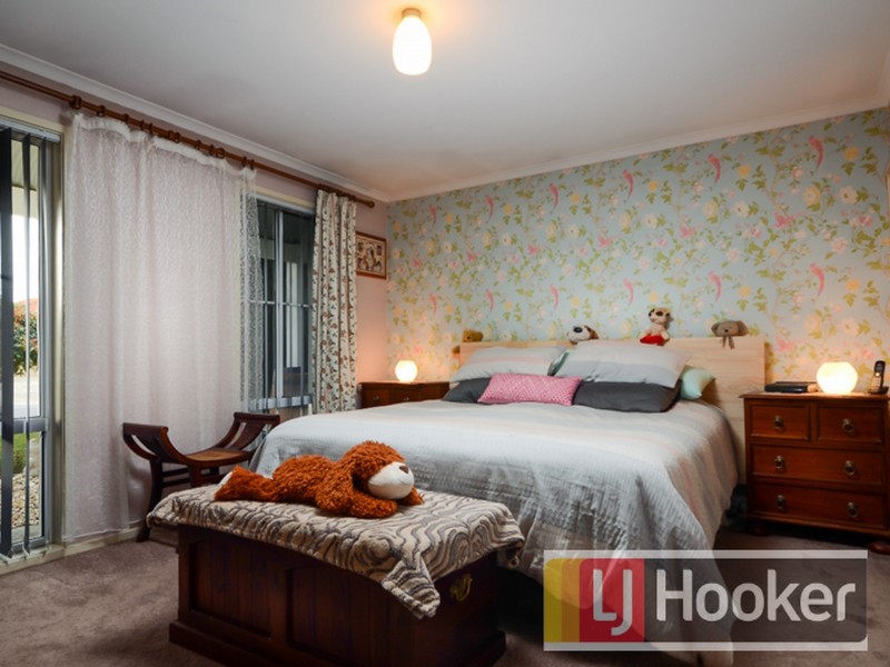 34 Sherwood Road, Narre Warren South VIC 3805