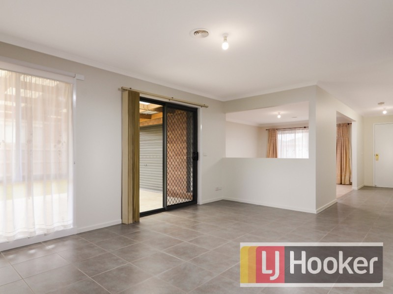 22 Domino Way, Hampton Park VIC 3976
