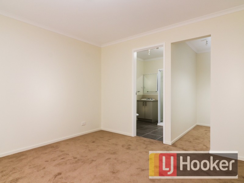 22 Domino Way, Hampton Park VIC 3976