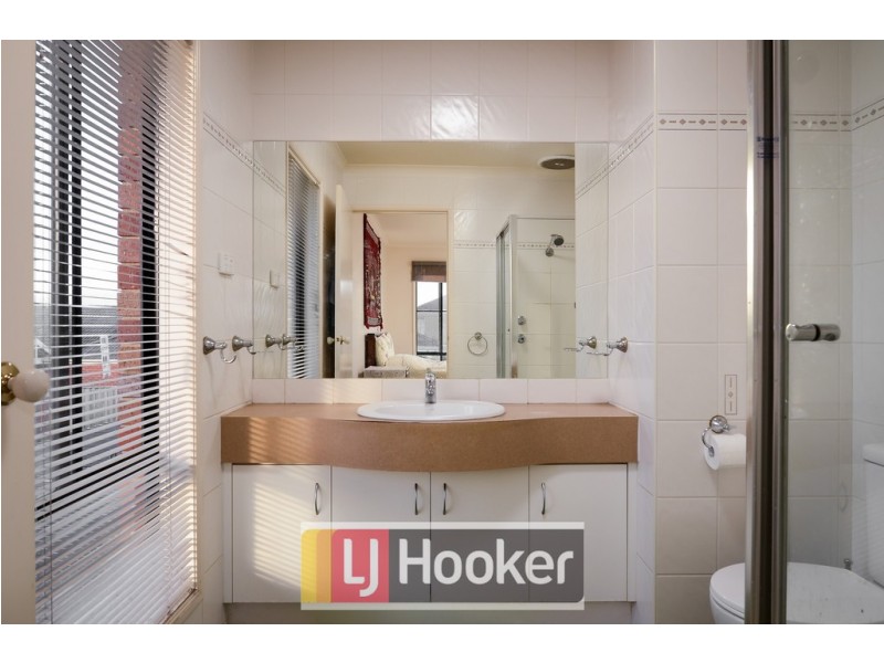 27 St Georges Road, Narre Warren South VIC 3805