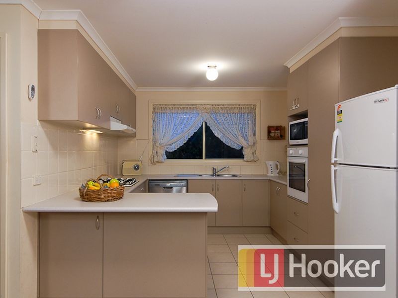 2 Manna Gum Drive, Pakenham VIC 3810