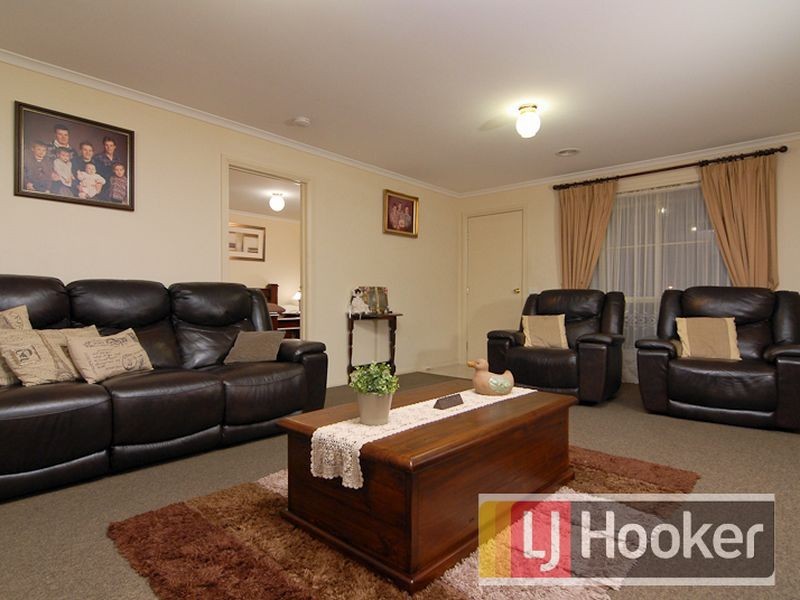 2 Manna Gum Drive, Pakenham VIC 3810