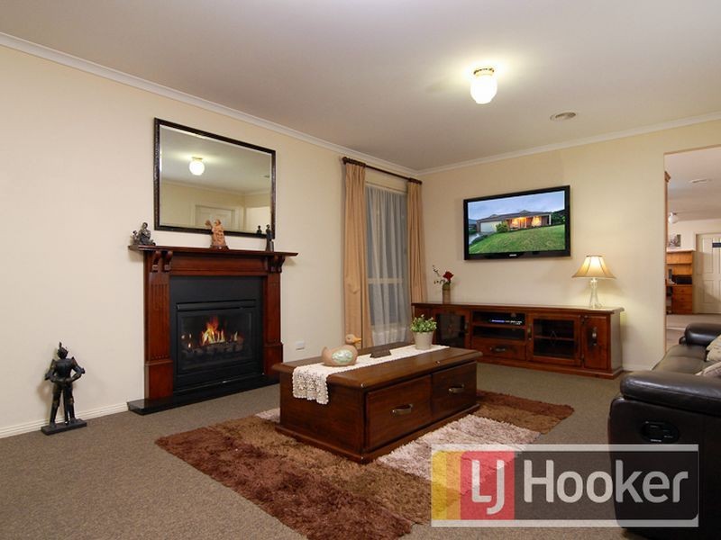 2 Manna Gum Drive, Pakenham VIC 3810