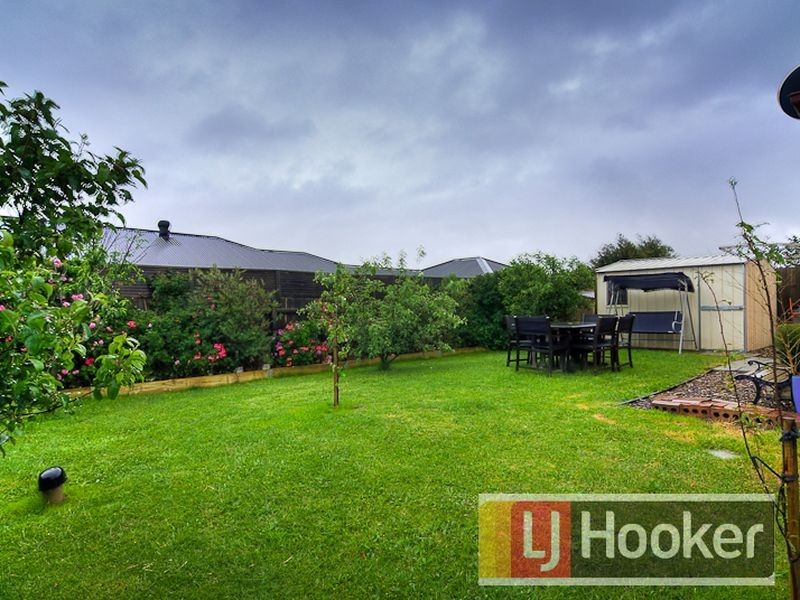 2 Manna Gum Drive, Pakenham VIC 3810