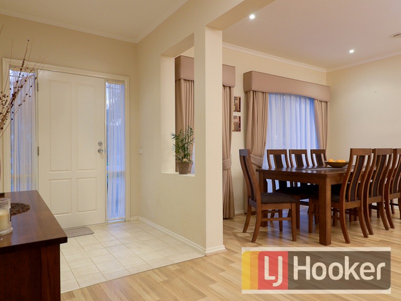 25 Amhurst Drive, Narre Warren South VIC 3805