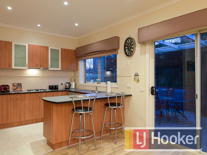 25 Amhurst Drive, Narre Warren South VIC 3805