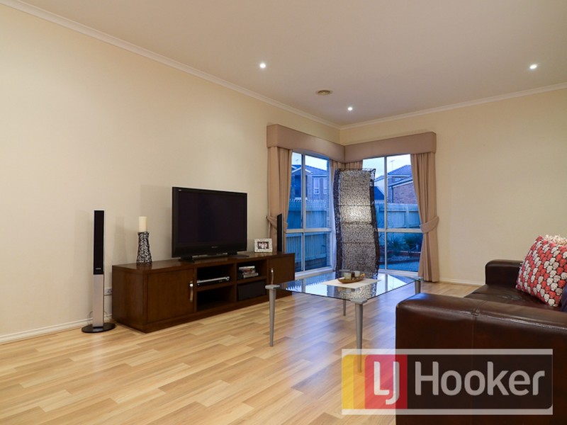 25 Amhurst Drive, Narre Warren South VIC 3805