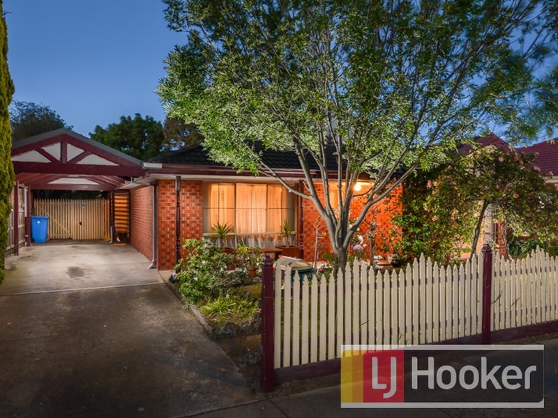 15 England Walk, Narre Warren South VIC 3805
