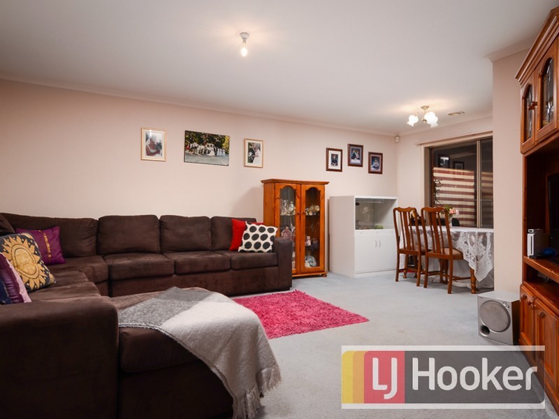 15 England Walk, Narre Warren South VIC 3805