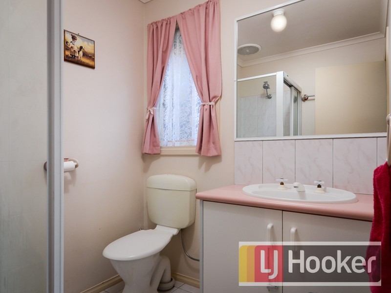 15 England Walk, Narre Warren South VIC 3805