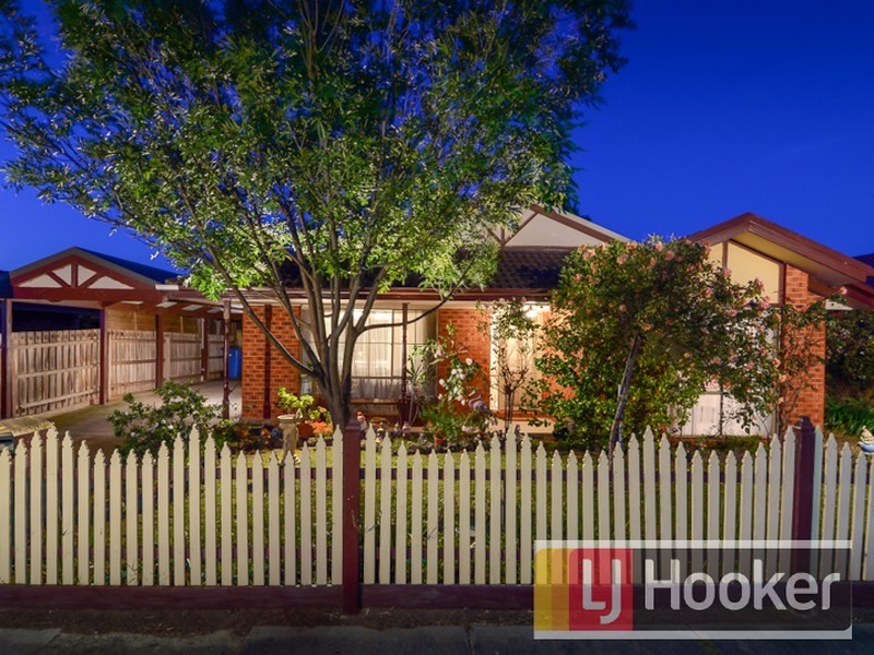 15 England Walk, Narre Warren South VIC 3805