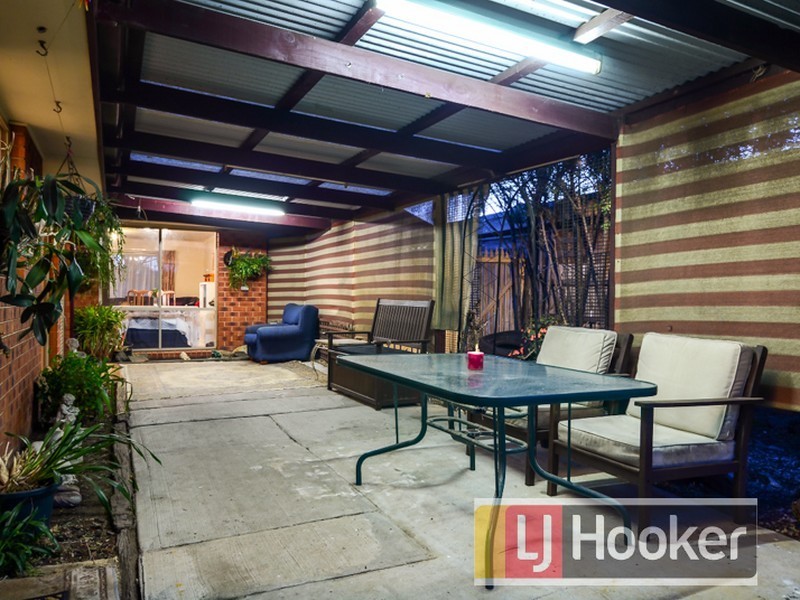 15 England Walk, Narre Warren South VIC 3805