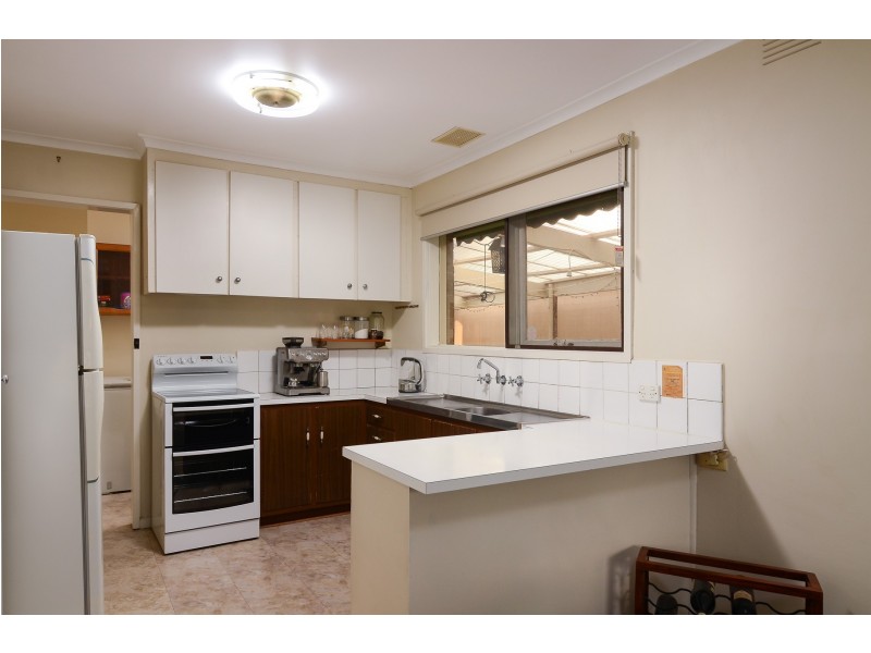 94 Sweeney Drive, Narre Warren VIC 3805