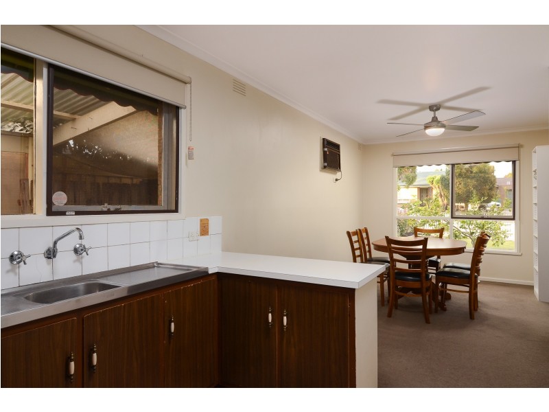 94 Sweeney Drive, Narre Warren VIC 3805