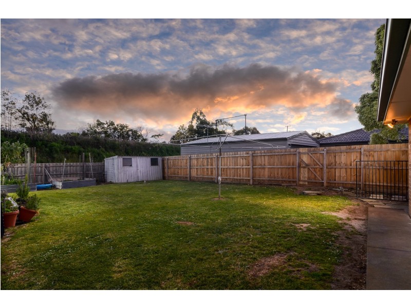 94 Sweeney Drive, Narre Warren VIC 3805
