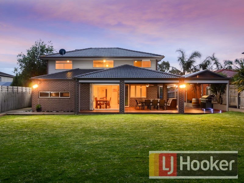 9 Charmouth Place, Narre Warren South VIC 3805