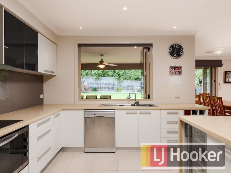 9 Charmouth Place, Narre Warren South VIC 3805