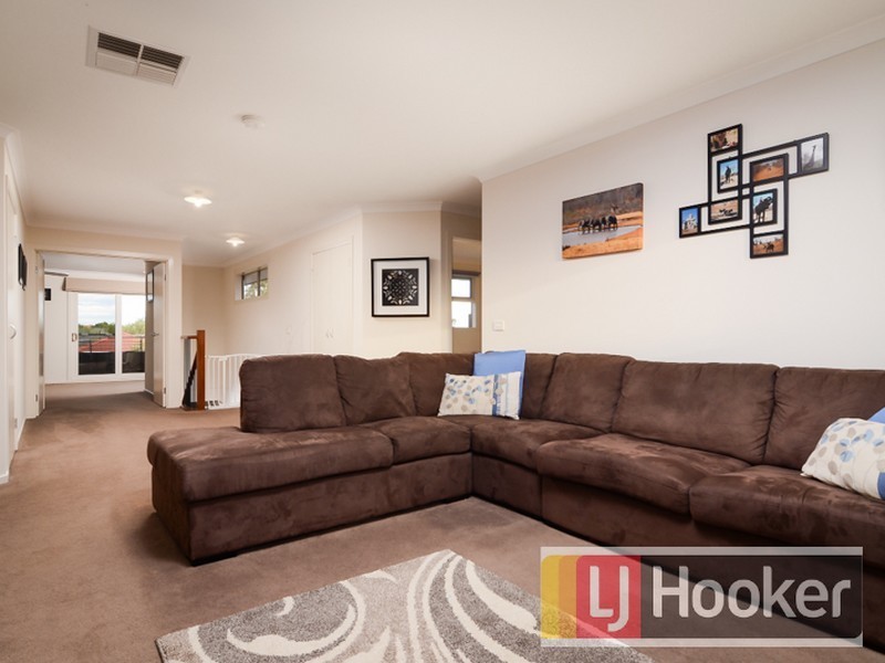 9 Charmouth Place, Narre Warren South VIC 3805