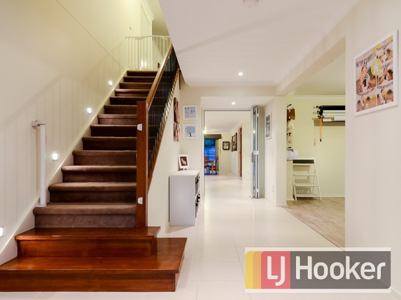 9 Charmouth Place, Narre Warren South VIC 3805