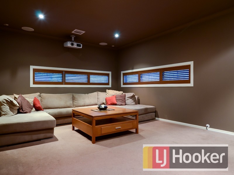 9 Charmouth Place, Narre Warren South VIC 3805