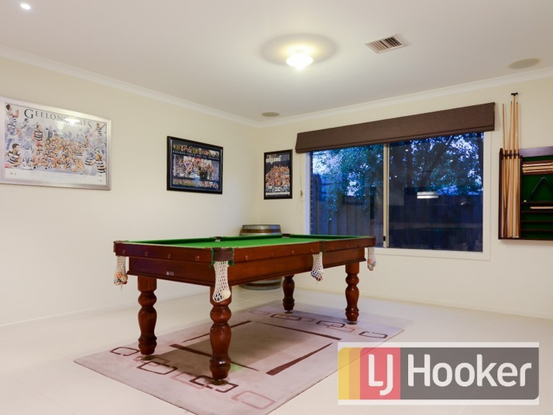9 Charmouth Place, Narre Warren South VIC 3805