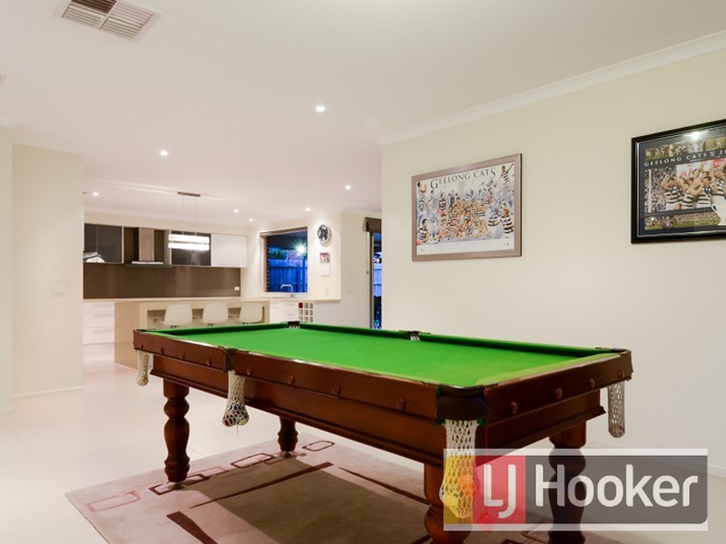 9 Charmouth Place, Narre Warren South VIC 3805