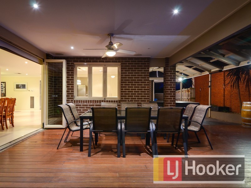 9 Charmouth Place, Narre Warren South VIC 3805
