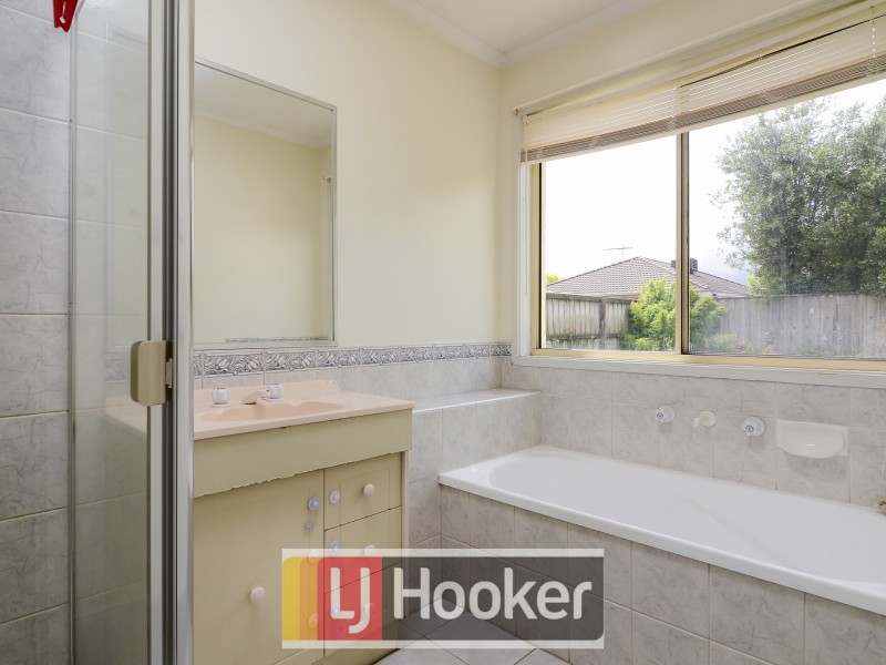 9 Feehan Crescent, Narre Warren South VIC 3805