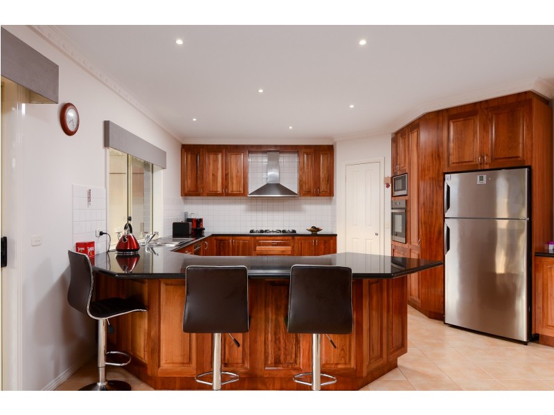 6 Carrick Place, Berwick VIC 3806