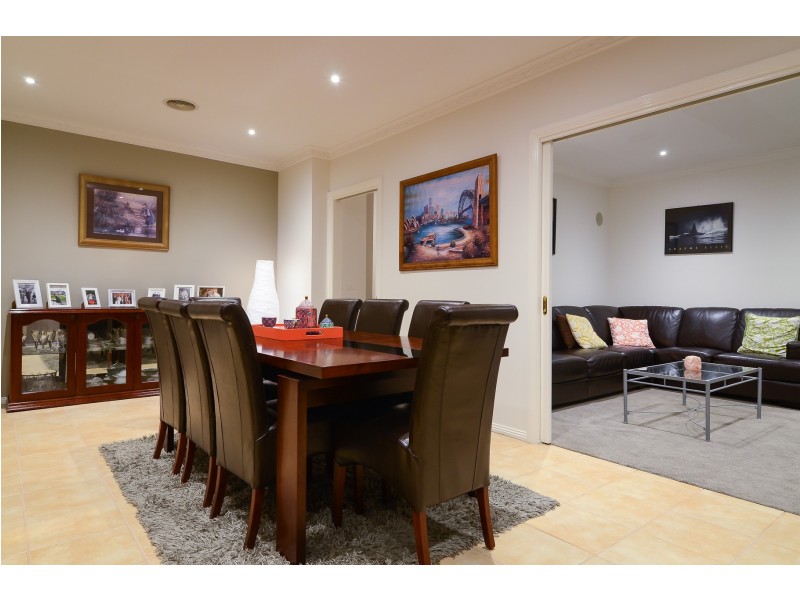 6 Carrick Place, Berwick VIC 3806