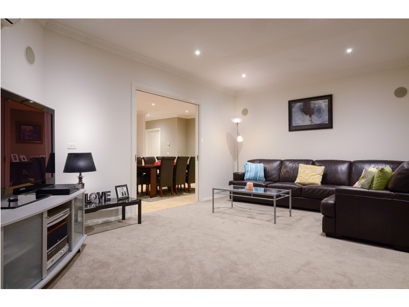 6 Carrick Place, Berwick VIC 3806