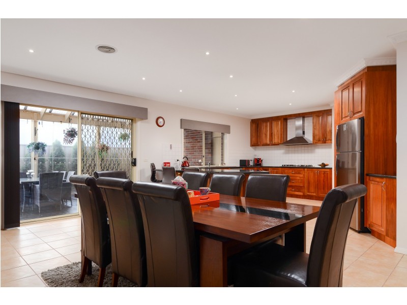 6 Carrick Place, Berwick VIC 3806