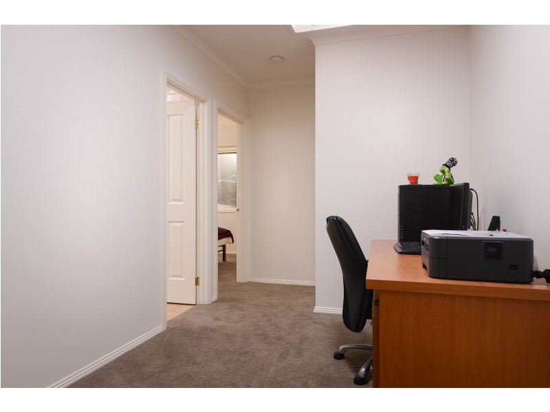 6 Carrick Place, Berwick VIC 3806