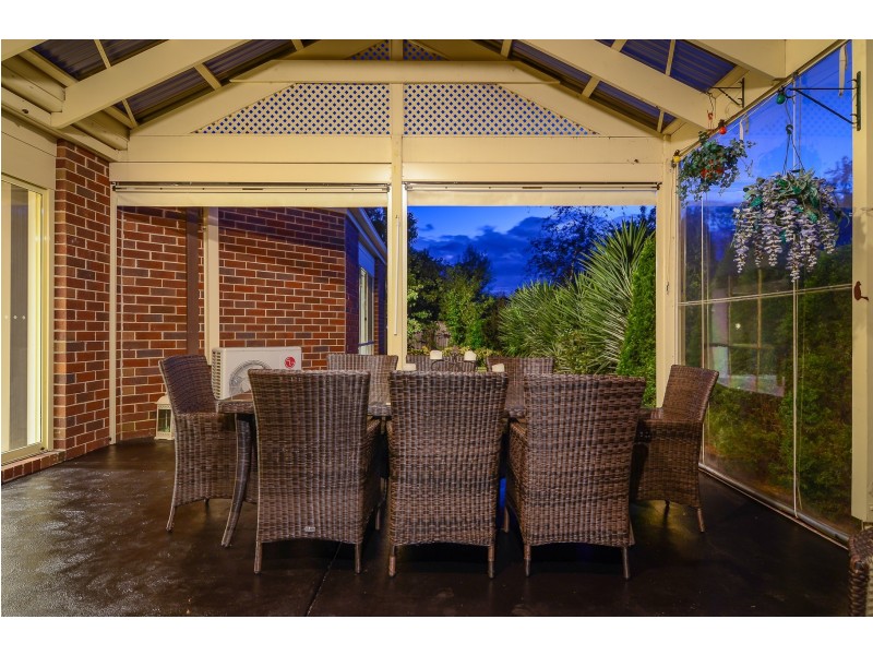 6 Carrick Place, Berwick VIC 3806