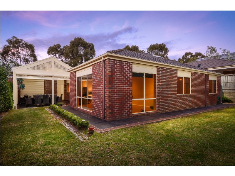6 Carrick Place, Berwick VIC 3806