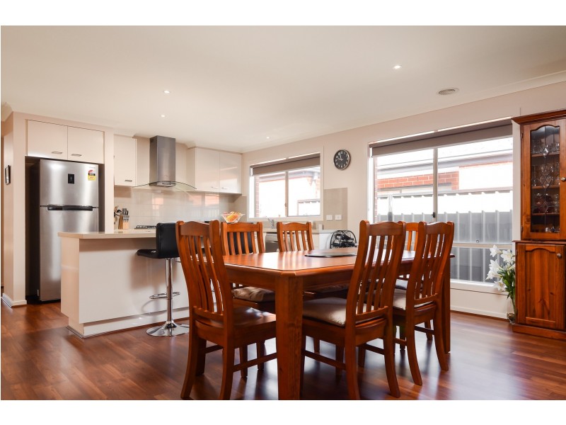 16 Murgese Circuit, Clyde North VIC 3978