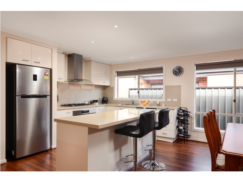 16 Murgese Circuit, Clyde North VIC 3978