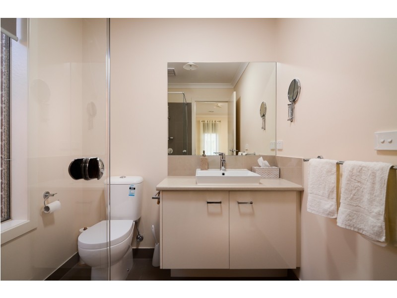 16 Murgese Circuit, Clyde North VIC 3978