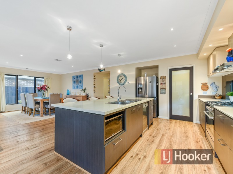 5 Bimberry Circuit, Clyde VIC 3978